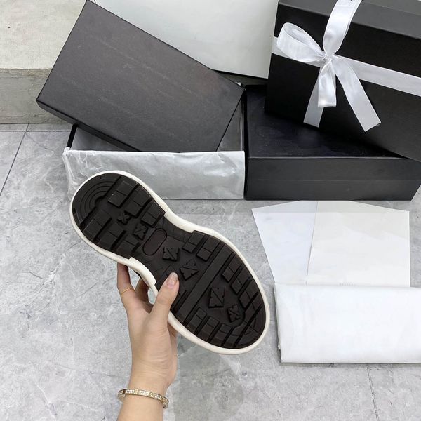 women's luxury designer gufeng flat canvas shoes the original sneakers are light, simple in color matching and absolutely handsome, Black
women's luxury designer gufeng flat canvas shoes the original sneakers are light, simple in color matching and absolutely handsome, Black