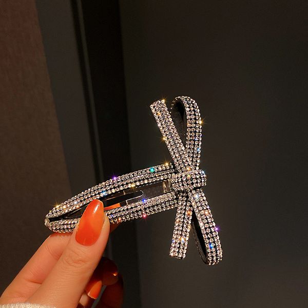 diamond bow hairpin exaggerated design fashion temperament hair accessories simple personality net red headdress, Golden;silver
diamond bow hairpin exaggerated design fashion temperament hair accessories simple personality net red headdress, Golden;silver