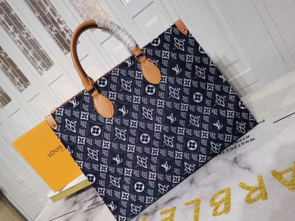 7A Highest Quality Fashion Women's Evening Coin Purse Embossed Classic Clutch Wallet Designers Bag Box Dustbags handbags with tags hand, Red;black
7A Highest Quality Fashion Women's Evening Coin Purse Embossed Classic Clutch Wallet Designers Bag Box Dustbags handbags with tags hand, Red;black