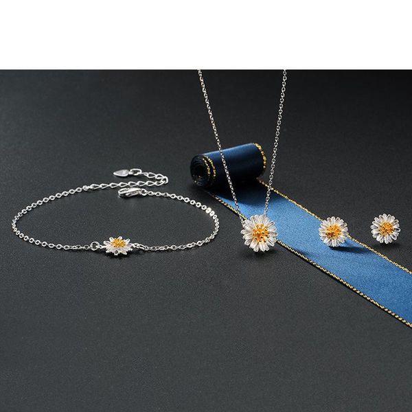 chains all body silver s925 daisy earrings necklace bracelet women's japanese and korean simple fresh student set
chains all body silver s925 daisy earrings necklace bracelet women's japanese and korean simple fresh student set