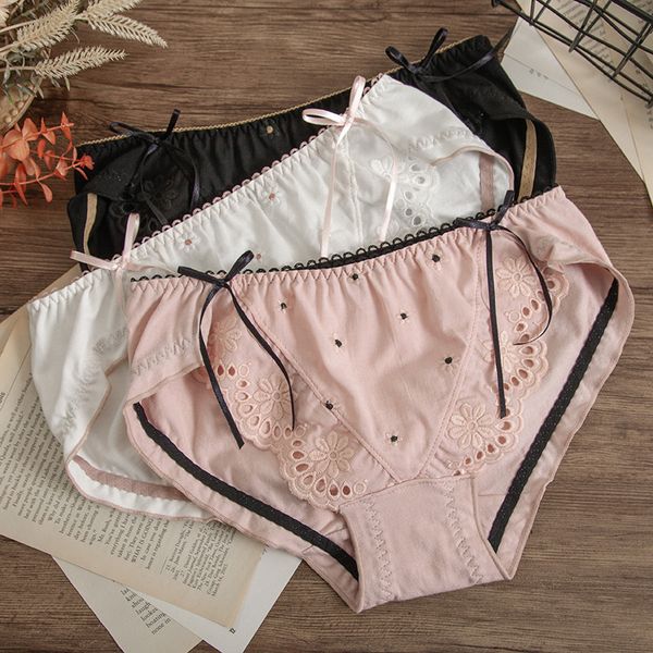 embroidered cotton breathable double bow fresh forest series middle waist buttock girl underwear, Black;pink
embroidered cotton breathable double bow fresh forest series middle waist buttock girl underwear, Black;pink