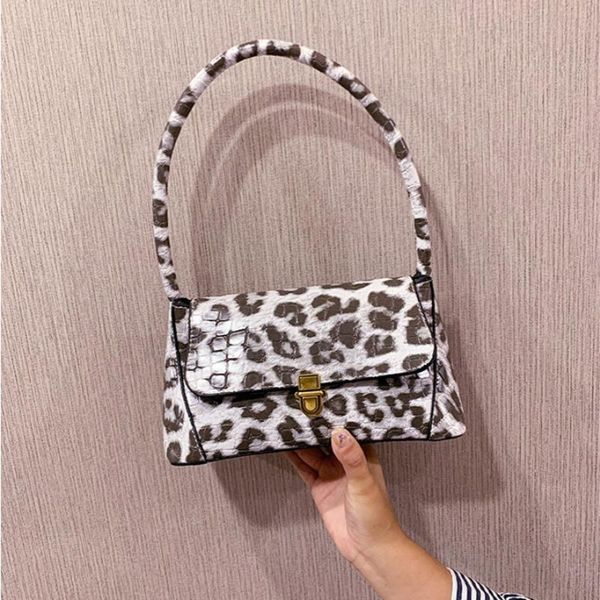 women leopard shoulder underarm bag retro pu portable female flap handbags totes youth ladies simple versatile duffel bags
women leopard shoulder underarm bag retro pu portable female flap handbags totes youth ladies simple versatile duffel bags