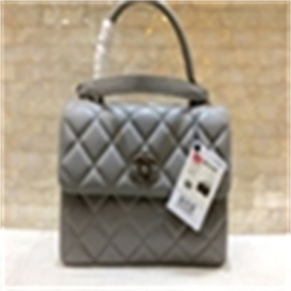 silver buckle sheepskin sandwich lingge messenger bag a92236 women handbags iconic bags handles shoulder bags totes cross body bag
silver buckle sheepskin sandwich lingge messenger bag a92236 women handbags iconic bags handles shoulder bags totes cross body bag