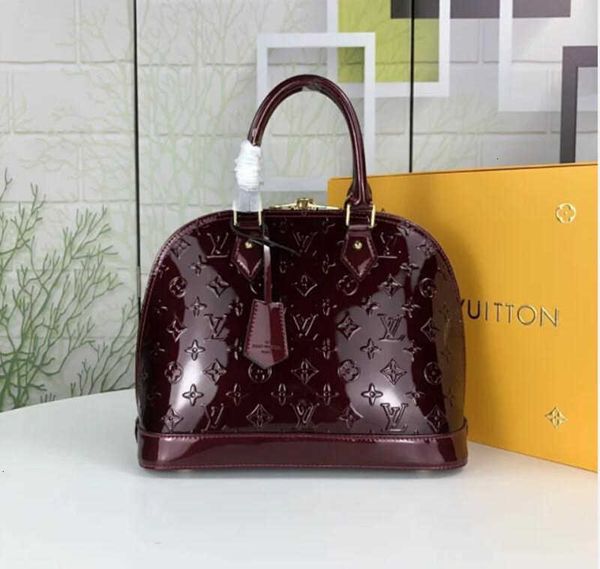 shoulder brand designer luxury totes m93595 m40302 patent bags leather series shoulder bag body messenger handbags iconic cross handles
shoulder brand designer luxury totes m93595 m40302 patent bags leather series shoulder bag body messenger handbags iconic cross handles