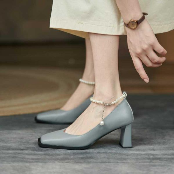 dress shoes vogue of fund 2021 autumn winters is soft leather with square head low help thick high pearl light mouth, Black
dress shoes vogue of fund 2021 autumn winters is soft leather with square head low help thick high pearl light mouth, Black