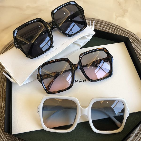 Vintage Oversize Place Sunglasses Women Luxury Brand Large frames Women Sunglasses Black fashion Gradients Women's glasses Oculos Glass, Silver
Vintage Oversize Place Sunglasses Women Luxury Brand Large frames Women Sunglasses Black fashion Gradients Women's glasses Oculos Glass, Silver