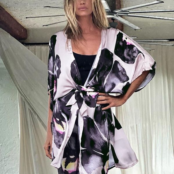 women's swimwear summer fashion kimono cardigan shirt loose chiffon bikini blouse beach skirt holiday, White;black
women's swimwear summer fashion kimono cardigan shirt loose chiffon bikini blouse beach skirt holiday, White;black