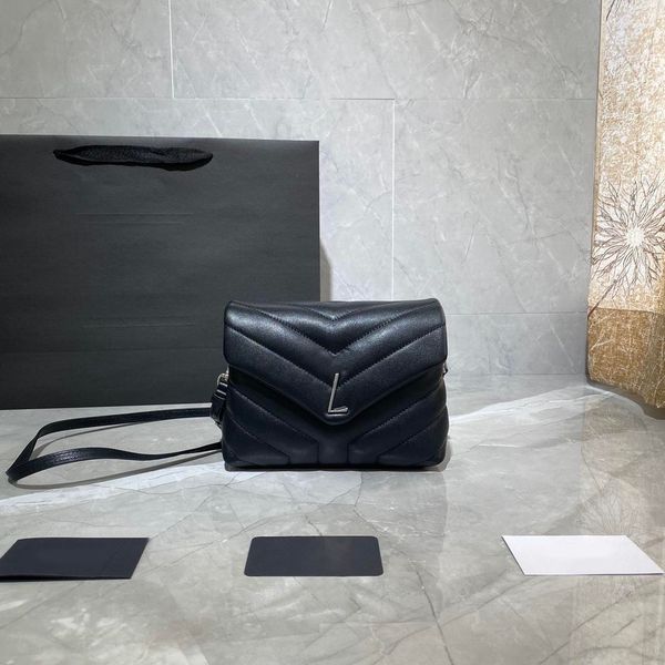 the classic mini crossbody bag imported from italy theres a compartment three card slots multi-function 467072 very practical atmosphere
the classic mini crossbody bag imported from italy theres a compartment three card slots multi-function 467072 very practical atmosphere