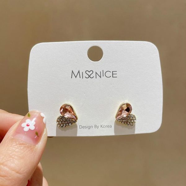 stud 2021 arrival trendy simple sweet pink love heart crystal earrings for women fashion gold metal jewelry, Golden;silver
stud 2021 arrival trendy simple sweet pink love heart crystal earrings for women fashion gold metal jewelry, Golden;silver