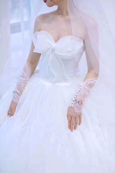 bridal gloves 2021 fingerless ggoves veil and in one piece wholesale wedding accessories iiory beige, White
bridal gloves 2021 fingerless ggoves veil and in one piece wholesale wedding accessories iiory beige, White