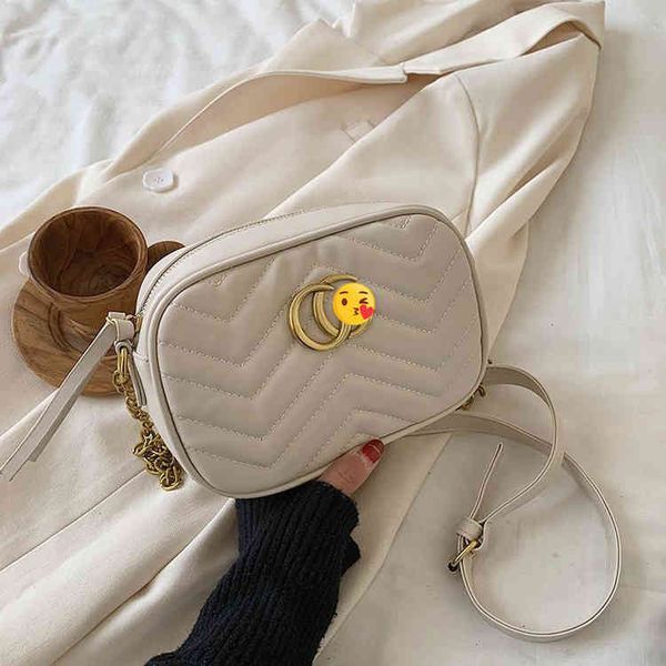 2022 factory wholesale new fashion female star same wavy pattern camera single shoulder oblique cross ling lattice women's bag
2022 factory wholesale new fashion female star same wavy pattern camera single shoulder oblique cross ling lattice women's bag