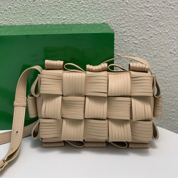 2022woven crossbody bag handbag women shoulder bags vintage plain flap messenger bag cowhide multiple colors 23cm high quality
2022woven crossbody bag handbag women shoulder bags vintage plain flap messenger bag cowhide multiple colors 23cm high quality