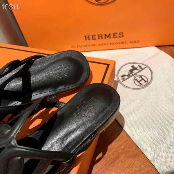 slippers sandals slippers high version pig nose clip foot women's 2021 new leather flat bottomed hollow sandalsazly, Black
slippers sandals slippers high version pig nose clip foot women's 2021 new leather flat bottomed hollow sandalsazly, Black