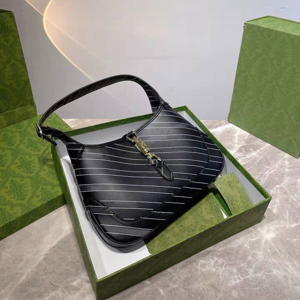 2022 luxury women handbags shoulder bags designer cowhide hobos crossbody underarm bag fashion lady baguette purses print letters 2 size qua
2022 luxury women handbags shoulder bags designer cowhide hobos crossbody underarm bag fashion lady baguette purses print letters 2 size qua