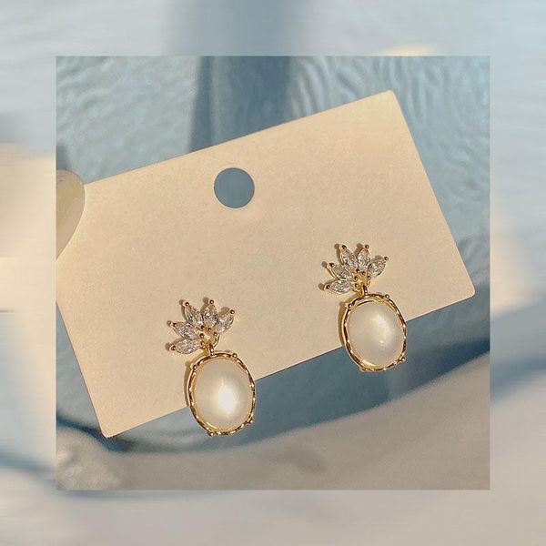 stud korean pineapple cat's eye earrings fashion cold wind zircon female temperament niche simple ear jewelry, Golden;silver
stud korean pineapple cat's eye earrings fashion cold wind zircon female temperament niche simple ear jewelry, Golden;silver