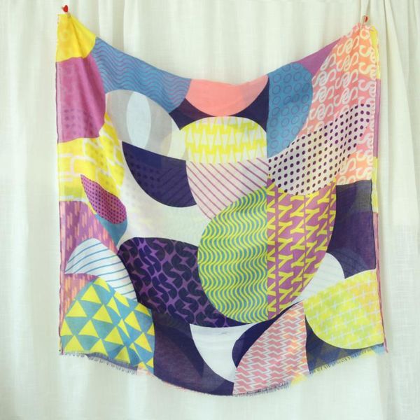 winter 2021,muslim hijab,circle print scarf,shawls wrap,british style,cotton silk scarves with polka dots,geometric scarf,cape bandanas, Blue;gray
winter 2021,muslim hijab,circle print scarf,shawls wrap,british style,cotton silk scarves with polka dots,geometric scarf,cape bandanas, Blue;gray