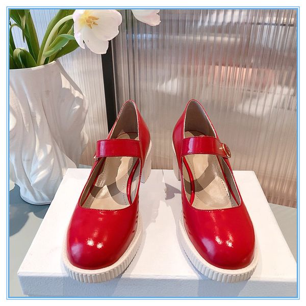 personality and fashion famous luxury designer sneakers lace-up shoes with genuine leather leisure designer shoes size 35-39, Black
personality and fashion famous luxury designer sneakers lace-up shoes with genuine leather leisure designer shoes size 35-39, Black