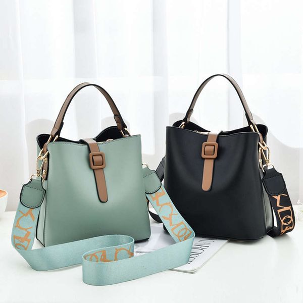 small bag 2021 korean fashion one shoulder wide strap women's msenger leisure hand bucket bag
small bag 2021 korean fashion one shoulder wide strap women's msenger leisure hand bucket bag