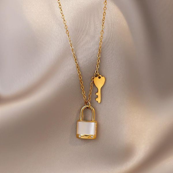 chokers key lock titanium steel colorless necklace women's light luxury minor design sense 2021 collarbone chain accessories summer, Golden;silver
chokers key lock titanium steel colorless necklace women's light luxury minor design sense 2021 collarbone chain accessories summer, Golden;silver