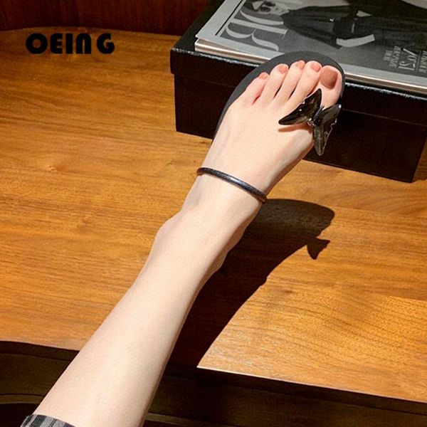 slippers 2021 flat crystal casual clip toe flip-flops women fashion sandals soft slides female outdoor non-slip beach shoes, Black
slippers 2021 flat crystal casual clip toe flip-flops women fashion sandals soft slides female outdoor non-slip beach shoes, Black