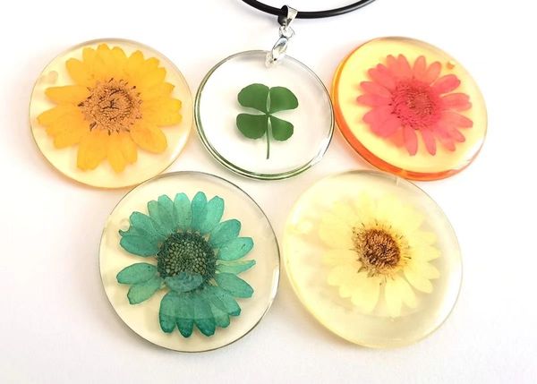 15 pcs fashion keychain real shamrock sun flower cool four leaf clover jewelry, Slivery;golden
15 pcs fashion keychain real shamrock sun flower cool four leaf clover jewelry, Slivery;golden