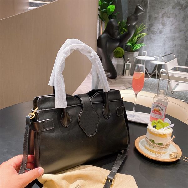designer bags original single women handbag classic large totes fashion three color size 30x11x22cm
designer bags original single women handbag classic large totes fashion three color size 30x11x22cm