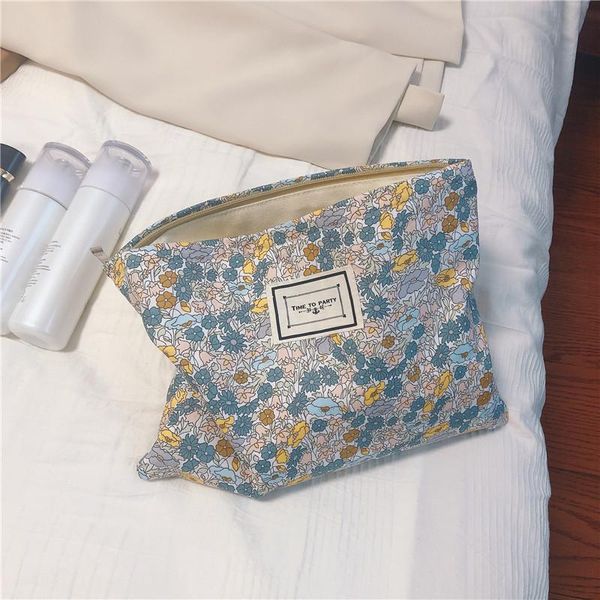 cosmetic bags & cases vintage floral bag cotton fabric makeup organizer pouch large women travel toiletry necesserie beauty brush storage
cosmetic bags & cases vintage floral bag cotton fabric makeup organizer pouch large women travel toiletry necesserie beauty brush storage
