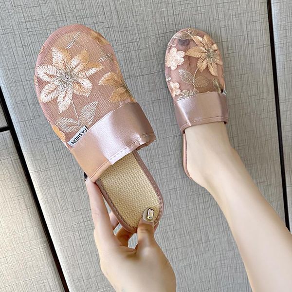 slippers lace embroidery flat women flowers breathable mules shoes summer indoor elegant soft sole 2021, Black
slippers lace embroidery flat women flowers breathable mules shoes summer indoor elegant soft sole 2021, Black