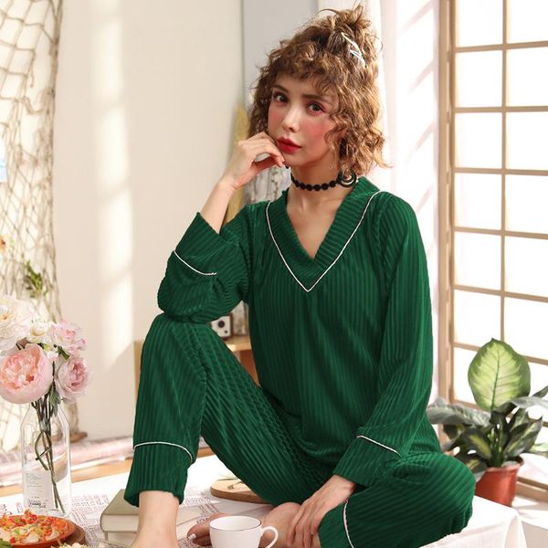 v-neck velvet pajamas fashionable loose long-sleeved two-piece suit girls homewear 2021 autumn winter korean version women's sleepwear, Black;red
v-neck velvet pajamas fashionable loose long-sleeved two-piece suit girls homewear 2021 autumn winter korean version women's sleepwear, Black;red