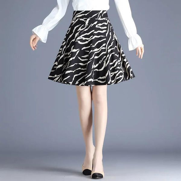 skirts women's skirt in 2021 spring and autumn anti light printing high waist versatile a-line, Black
skirts women's skirt in 2021 spring and autumn anti light printing high waist versatile a-line, Black