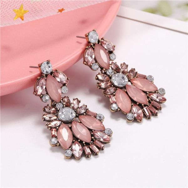 stud european and american big brand retro earrings creative personality micro set high-end luxury super flash pendant, Golden;silver
stud european and american big brand retro earrings creative personality micro set high-end luxury super flash pendant, Golden;silver