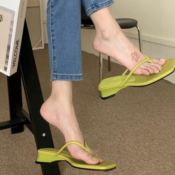 slippers 2021 summer flat with flat-bottomed outdoor daily wear flip-flops sandals fashion square toe vacation beach women shoes, Black
slippers 2021 summer flat with flat-bottomed outdoor daily wear flip-flops sandals fashion square toe vacation beach women shoes, Black