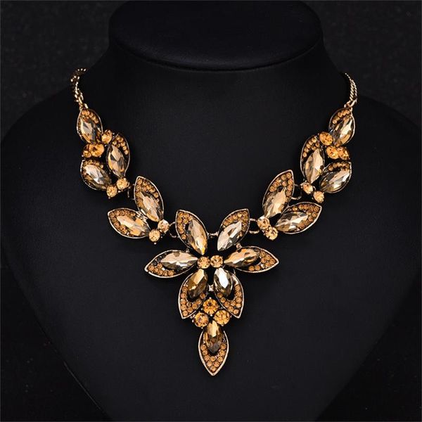 chains 2021 trend crystal pendant choker for women wedding banquet party rhinestone flowers necklace jewelry gift costume accessories, Silver
chains 2021 trend crystal pendant choker for women wedding banquet party rhinestone flowers necklace jewelry gift costume accessories, Silver