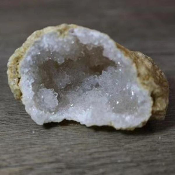 natural clear crystal hole quartz specimen stone mineral ore ornament for home decor decorative objects & figurines
natural clear crystal hole quartz specimen stone mineral ore ornament for home decor decorative objects & figurines