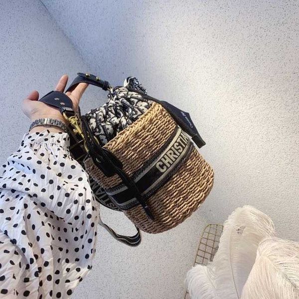 wholesale hand embroidery held star 2021d same slant back grass woven cabe basket bag luxurys designers bag luxurys designers bag
wholesale hand embroidery held star 2021d same slant back grass woven cabe basket bag luxurys designers bag luxurys designers bag