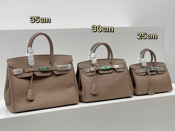 fashion designer bag purse women totes shoulder bags with stamped lock cowskin genuine leather handbag scarf horse charm high quality
fashion designer bag purse women totes shoulder bags with stamped lock cowskin genuine leather handbag scarf horse charm high quality