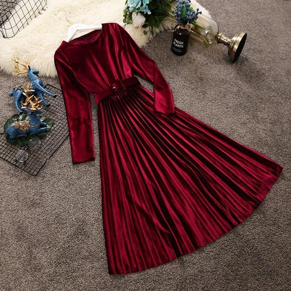 casual dresses 2021 autumn elegant velvet dress women three quarter sleeve vintage pleated party ladies o-neck office vestidos, Black;gray
casual dresses 2021 autumn elegant velvet dress women three quarter sleeve vintage pleated party ladies o-neck office vestidos, Black;gray