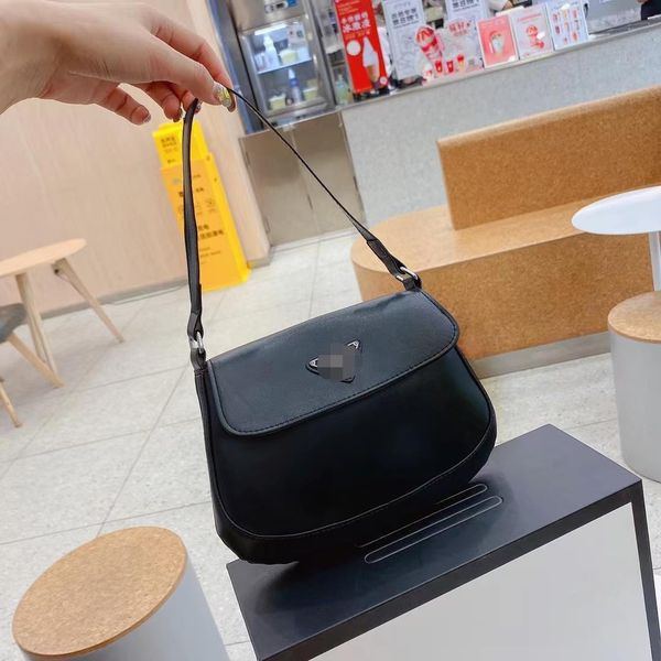 70% off luxury design handbag p family armpit texture method club women's 2021 new flip one shoulder portable fashion messenger bag s6r
70% off luxury design handbag p family armpit texture method club women's 2021 new flip one shoulder portable fashion messenger bag s6r
