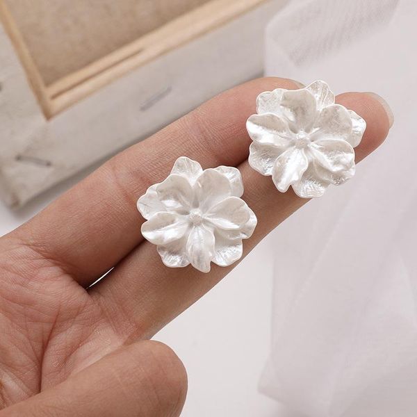 stud 2021 arrivals white camellia flower earrings for women fashion wedding party charm jewelry good gift, Golden;silver
stud 2021 arrivals white camellia flower earrings for women fashion wedding party charm jewelry good gift, Golden;silver