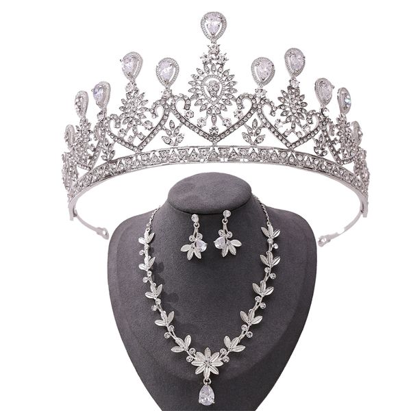 bridal gown headpieces high-end wedding crown necklace and earring set, exquisite inlaid rhinestones, party prom accessories, birthday gifts, Silver
bridal gown headpieces high-end wedding crown necklace and earring set, exquisite inlaid rhinestones, party prom accessories, birthday gifts, Silver
