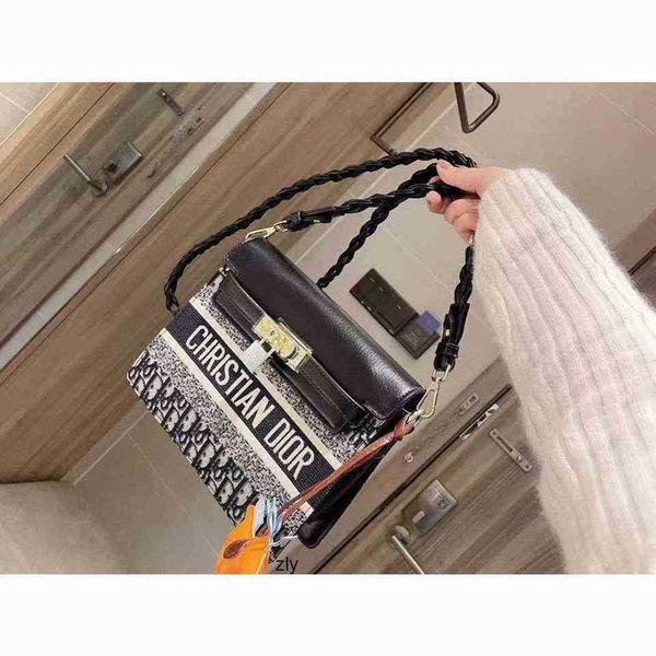 d diogenes 2021 new one shoulder anti theft simple atmosphere college style small fragrance chain women's bag zly presbyopia canvas zly
d diogenes 2021 new one shoulder anti theft simple atmosphere college style small fragrance chain women's bag zly presbyopia canvas zly
