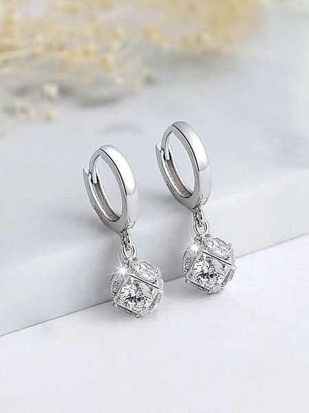 stud ch-1422 japan and south korea fashion earrings jewelry wholesale temperament zircon six-faced ear buckle female long, Golden;silver
stud ch-1422 japan and south korea fashion earrings jewelry wholesale temperament zircon six-faced ear buckle female long, Golden;silver