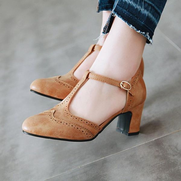 dress shoes women's 2021 high heels spring mary jane low heel buckle round head brown black large size34 46
dress shoes women's 2021 high heels spring mary jane low heel buckle round head brown black large size34 46