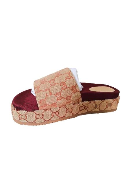slippers sandals 2021 summer new g family big size korean thick bottom raised muffin net red one word cool tide dragzly, Black
slippers sandals 2021 summer new g family big size korean thick bottom raised muffin net red one word cool tide dragzly, Black
