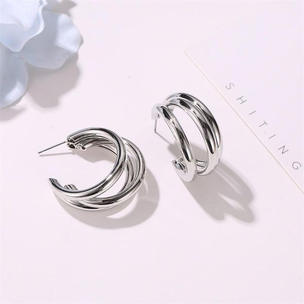 trendy fashion metal elegant hoop earring woman 2021 vintage gold color korean statement earrings accessories brincos & huggie, Golden;silver
trendy fashion metal elegant hoop earring woman 2021 vintage gold color korean statement earrings accessories brincos & huggie, Golden;silver