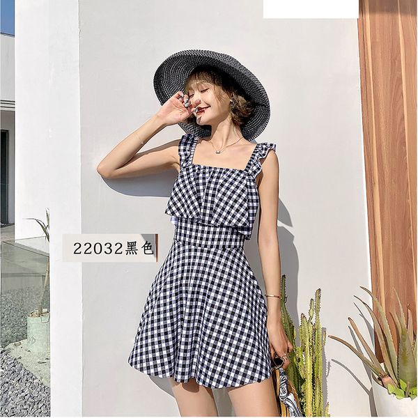 2021 women' skirt style flat corner conservative slim fit small cht girl' plaid high waist swimsuit, Red;black
2021 women' skirt style flat corner conservative slim fit small cht girl' plaid high waist swimsuit, Red;black