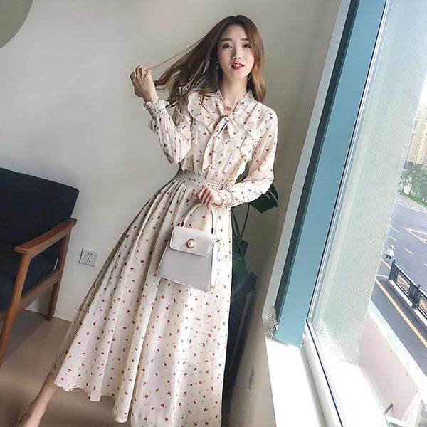 casual dresses 2021 elegant slim waist printing dress women korean style ruffles floral chiffon autumn graceful temperament, Black;gray
casual dresses 2021 elegant slim waist printing dress women korean style ruffles floral chiffon autumn graceful temperament, Black;gray