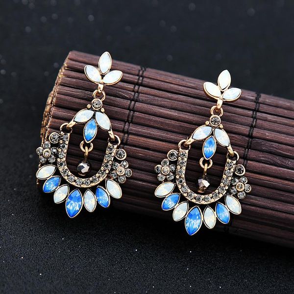dangle & chandelier vintage gold color alloy drop earrings for women resin ear accessories jewelry wholesale factory 2021 design, Silver
dangle & chandelier vintage gold color alloy drop earrings for women resin ear accessories jewelry wholesale factory 2021 design, Silver