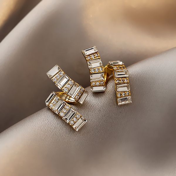 new product express light luxury minimalist high-level temperament earrings women 2021 new silver needle fashion earrings designers jewelry, Golden;silver
new product express light luxury minimalist high-level temperament earrings women 2021 new silver needle fashion earrings designers jewelry, Golden;silver