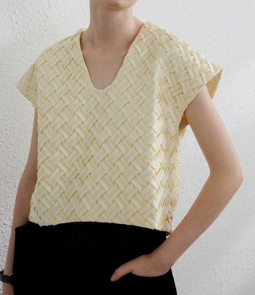 women's vests fashionable woven v-neck for 2021 summer loose sleeveless vest, over the short fashion 0620, Black;white
women's vests fashionable woven v-neck for 2021 summer loose sleeveless vest, over the short fashion 0620, Black;white